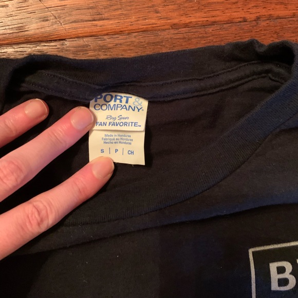 Birds Aren’t Real tee - Picture 2 of 2